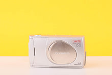 Load image into Gallery viewer, Olympus Camedia C-2 Zoom Digital Camera
