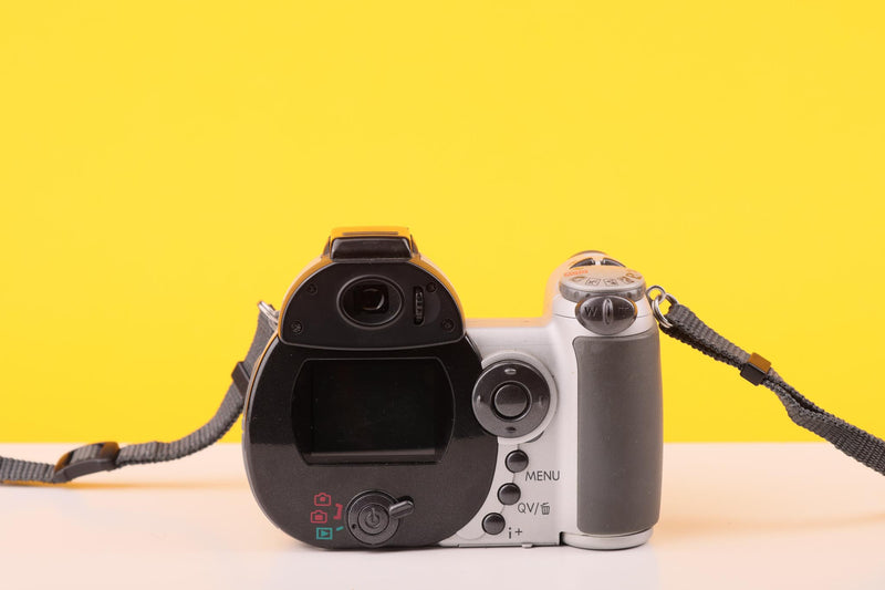 Konica Minolta Dimage Z3 Digicam Vintage Digital Camera