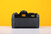 Load image into Gallery viewer, Vivitar V2000 35mm Film Camera with 50mm f/2 Cosina Lens
