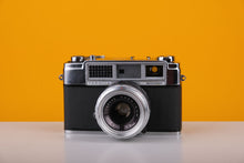 Load image into Gallery viewer, Yashica Minister-II 35mm Rangefinder Camera
