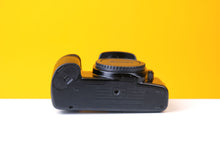 Load image into Gallery viewer, Canon EOS 1000Fn 35mm SLR Film Camera Body
