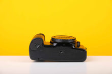 Load image into Gallery viewer, Canon EF-M 35mm Film Camera Body
