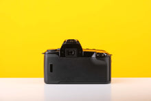Load image into Gallery viewer, Canon EOS 500 35mm Film Camera Body
