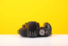 Load image into Gallery viewer, Canon EOS 5000 35mm Film Camera Body
