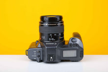 Load image into Gallery viewer, Canon EOS 600 35mm Film Camera with Canon 35-105mm f4.5-5.6 EF Ultrasonic Zoom Lens
