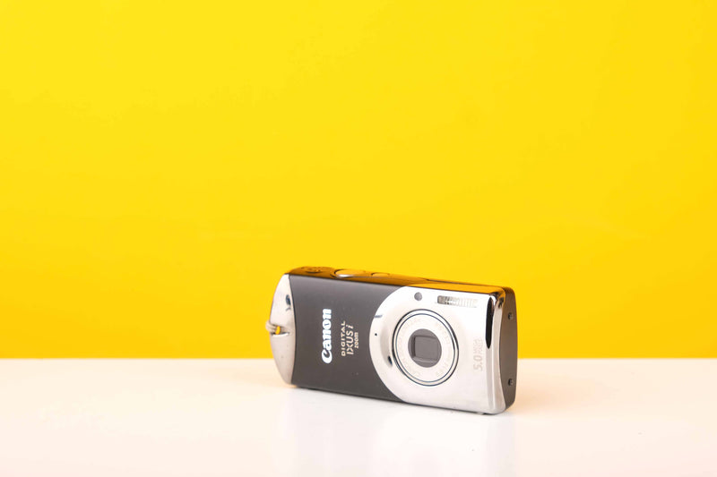 Canon Digital IXUS I Zoom Digital Camera