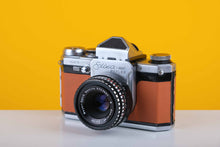 Load image into Gallery viewer, Edixa-Mat Flex Model 5 35mm Film Camera with Domiplan Meyer-Optik Gorlitz 50mm f2.8 Lens
