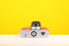 Load image into Gallery viewer, Edixa Flex 35mm SLR Film Camera in Red with Leather Case
