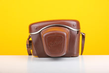 Load image into Gallery viewer, Edixa Flex 35mm SLR Film Camera in Red with Leather Case
