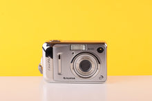 Load image into Gallery viewer, Fujifilm Finepix A400 Digitial Camera
