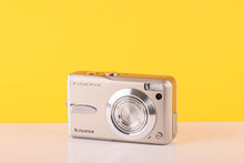 Load image into Gallery viewer, Fujifilm Finepix F30 Digital Camera
