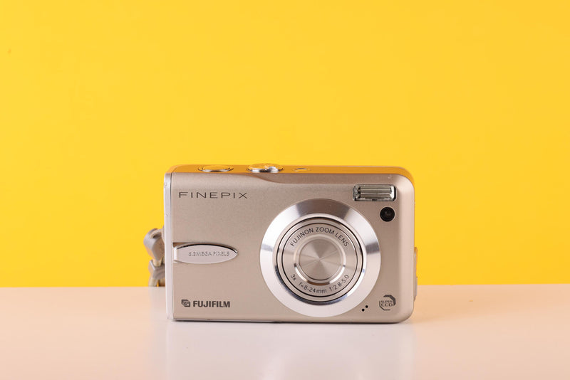 Fujifilm Finepix F30 Digital Camera