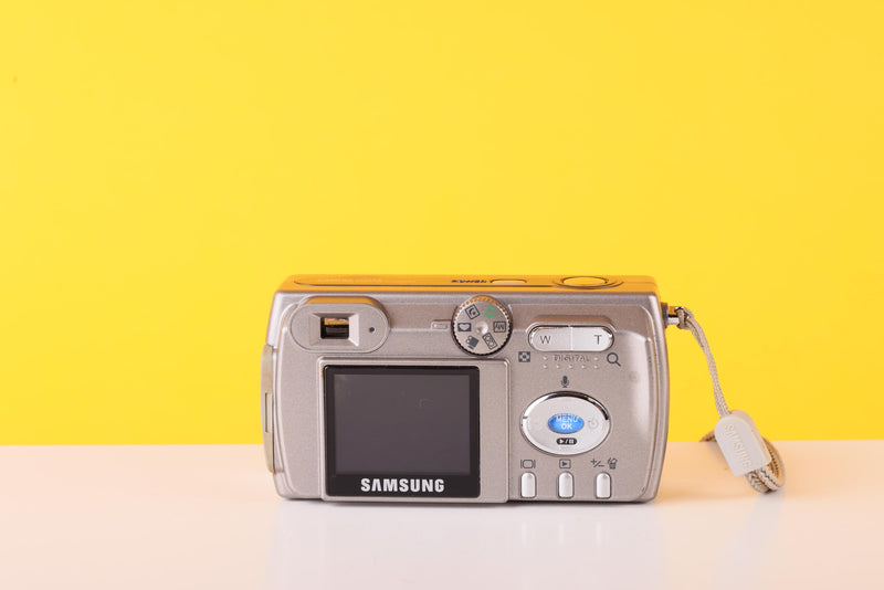 Samsung Digimax 401 Digital Camera
