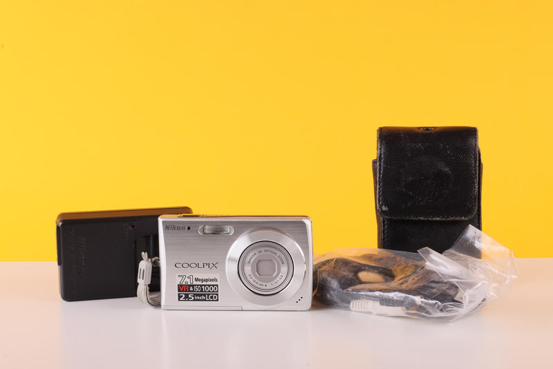 Nikon COOLPIX L10 7.1MP Digital Compact Camera Silver – Boxed