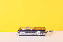 Load image into Gallery viewer, Panasonic Lumix DMC FS9 Digicam
