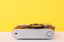 Load image into Gallery viewer, Leica M6 0.72 Rangefinder 35mm Film Camera
