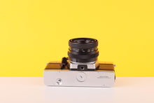 Load image into Gallery viewer, Praktica MTL 5B 35mm Film Camera Beginner Bundle
