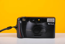Load image into Gallery viewer, Fuji DL-25 35mm Point and Shoot Film Camera
