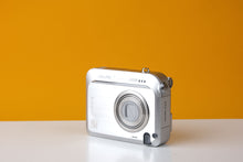 Load image into Gallery viewer, Fujifilm Finepix F610 Digital Camera
