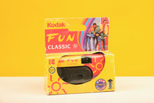 Load image into Gallery viewer, Kodak Fun Classic Disposable 35mm Point and Shoot Camera
