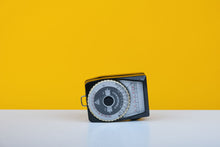 Load image into Gallery viewer, Leningrad 4 Light Meter
