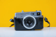 Load image into Gallery viewer, Minolta 24 Rapid 35mm Rangefinder Camera with Case
