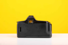 Load image into Gallery viewer, Minolta Dynax 3000i 35mm SLR Film Camera with Minolta AF Zoom 28-80mm f3.5-5.6 D Lens
