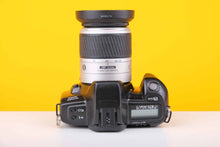 Load image into Gallery viewer, Minolta Dynax 303si with Minolta AF Zoom 28-100mm f3.5 - 5.6 D Lens
