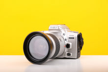 Load image into Gallery viewer, Minolta Dynax 404si 35mm Film Camera with Minolta 28-80mm f3.5-5.6 AF Zoom Lens Boxed
