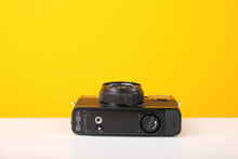 Load image into Gallery viewer, Minolta Hi-Matic S 35mm Point and Shoot Film Camera
