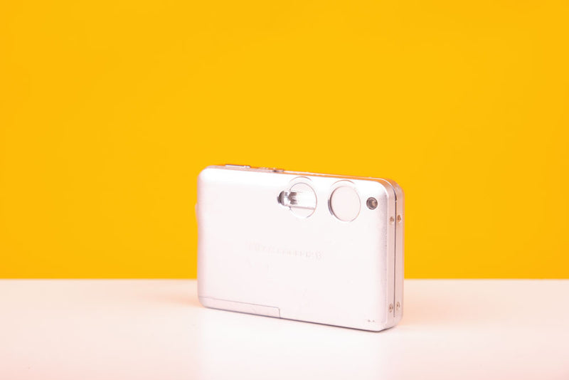 Nikon Coolpix S3 Digital Camera