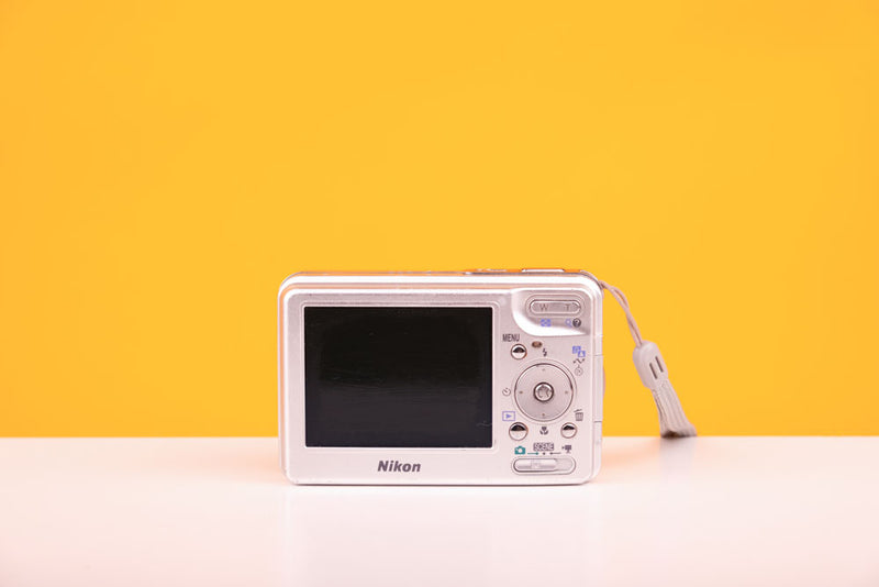 Nikon Coolpix S3 Digital Camera