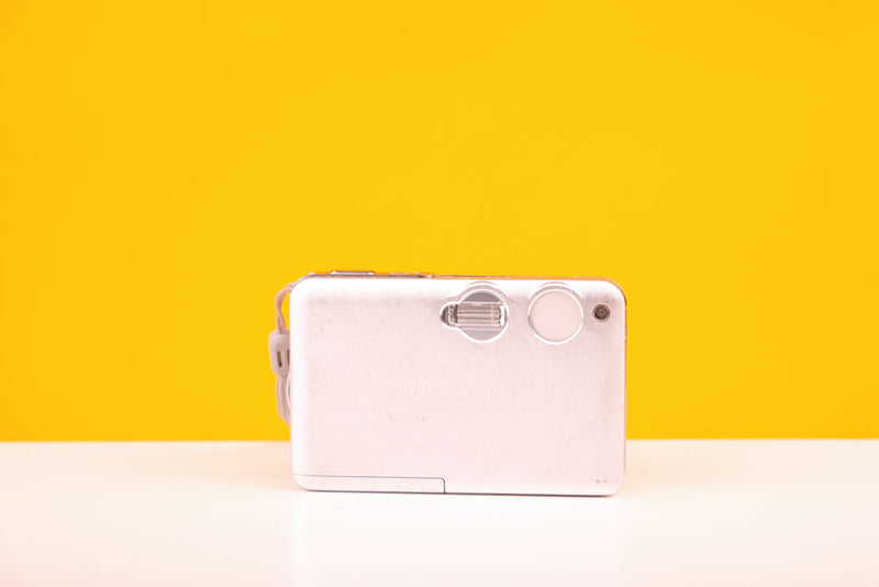 Nikon Coolpix S3 Digital Camera