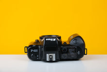 Load image into Gallery viewer, Nikon F-401 AF SLR 35mm Film Camera Body
