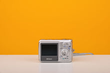 Load image into Gallery viewer, Nikon Coolpix L3 Digital Camera

