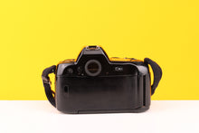 Load image into Gallery viewer, Nikon F90 35mm SLR Film Camera with Nikkor AF 35-70mm f3.3-4.5 Lens
