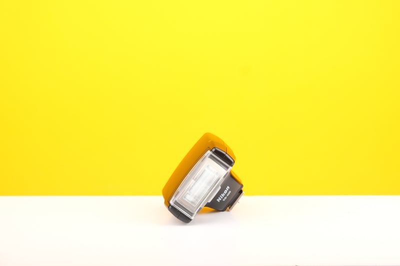 Nikon SS-400 Flash with Case