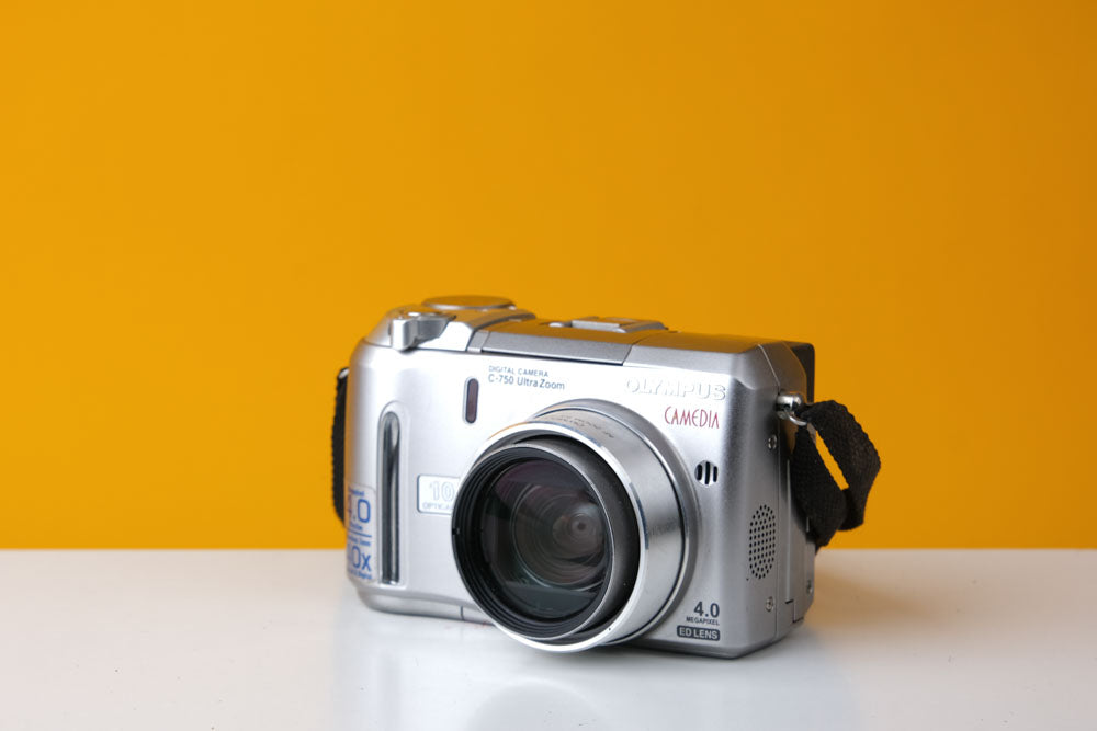Olympus C-750 Ultra Zoom Camedia Digital Camera