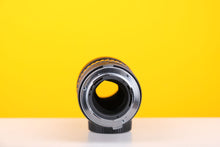 Load image into Gallery viewer, Olympus 85-250mm f/5 Auto-Zoom OM Mount Lens
