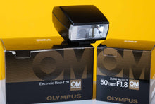 Load image into Gallery viewer, Olympus OM10 35mm Film Camera Set
