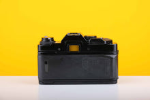 Load image into Gallery viewer, Olympus OM40 Program 35mm Film Camera with Olympus OM-System F.Zuiko MC Auto-Zoom 35-70mm f4 Lens
