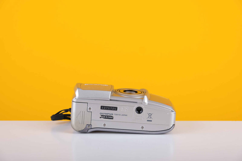 Olympus Superzoom 76s 35mm Point and Shoot Film Camera