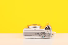Load image into Gallery viewer, Canon Power Shot A560 Digicam Vintage Digital Camera
