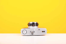 Load image into Gallery viewer, Olympus Trip 35 35mm Film Camera with Zuiko 40mm f2.8 Lens in Yellow
