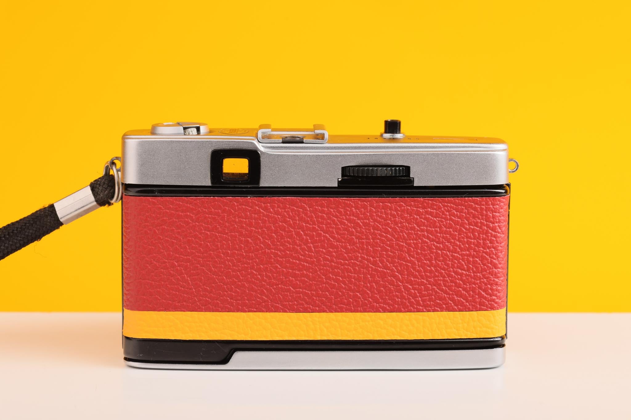 完動品◆美品【昭和レトロなエモい写り】人気定番◆OLYMPUS TRIP 35 OLYMPUS TRIP 35 】レトロなフィルムカメラでエモい!?写真を撮っ