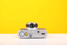 Load image into Gallery viewer, Olympus Trip 35 Vintage 35mm Film Camera with Zuiko 40mm f2.8 Lens Blue
