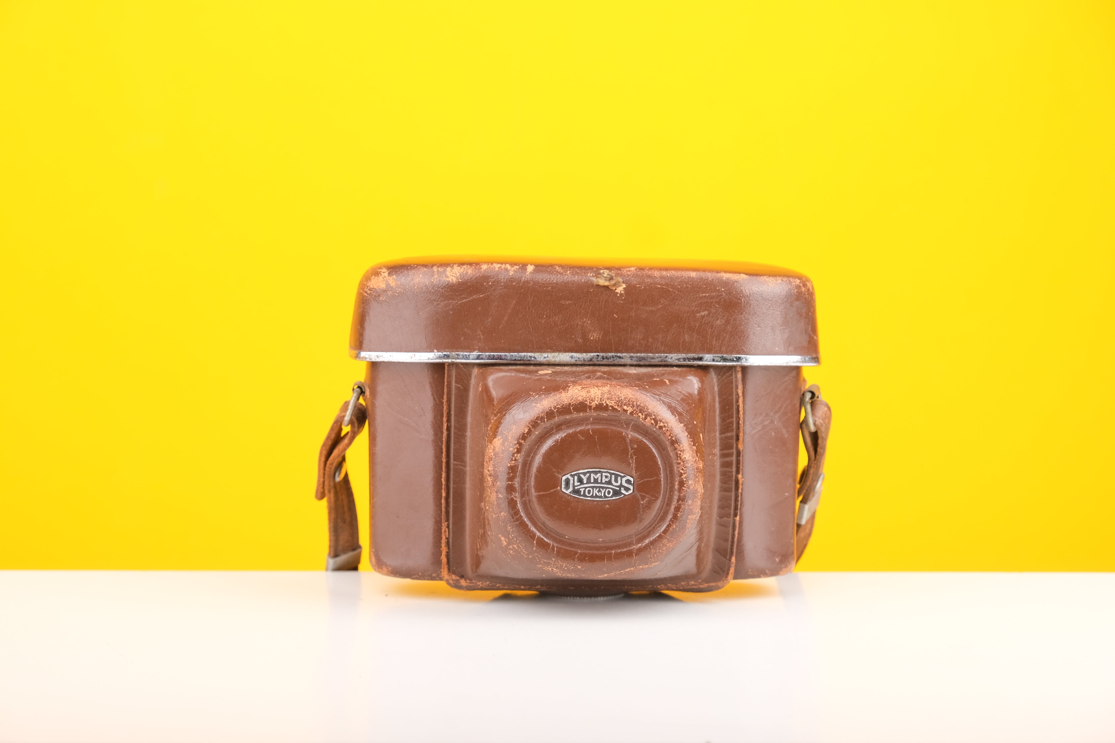 Olympus Wide-E 35mm Rangefinder Film Camera with Leather Case