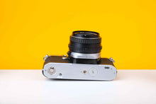 Load image into Gallery viewer, Pentax ME Super 35mm Film Camera with SMC Pentax-M 50mm f/2 Lens
