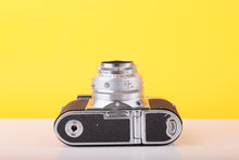 Load image into Gallery viewer, Voigtlander Vito BL 35mm Film Camera with Color-Skopar 50mm f/2.8 Lens
