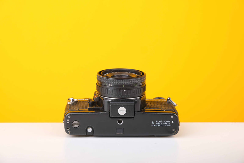 Praktica B200 35mm SLR Film Camera with Prakticar Pentacon 50mm f2.4 MC Lens